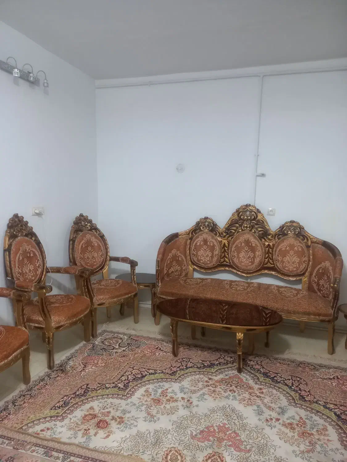 مبل کلاسیک|مبلمان خانگی و میز عسلی|زرندیه, |دیوار