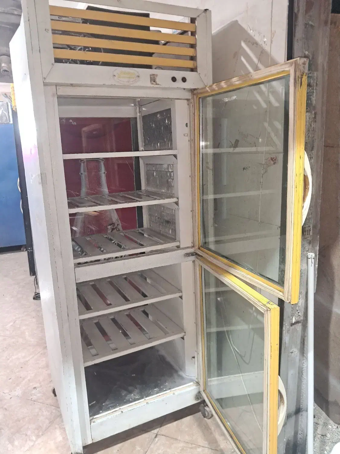 یخچال ایستاده 2طرف ویترین،سالم بدون ایراد|فروشگاه و مغازه|بهارستان, |دیوار