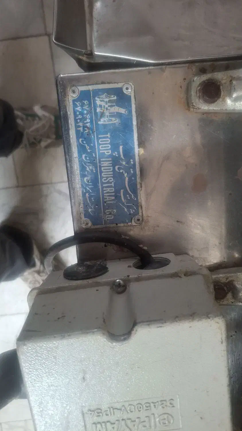 چرخ گوشت ۳۲|خردکن، آسیاب، غذاساز|دلیجان, |دیوار