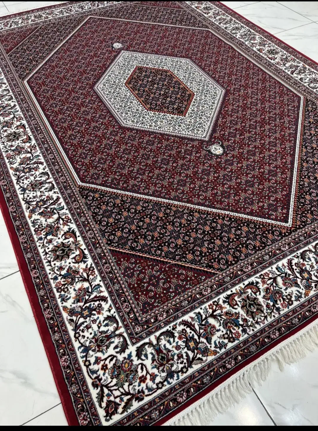 فرش ورساچه مدوسا ریزماهی طلاکوب وینیج و...|فرش|زنجان, |دیوار