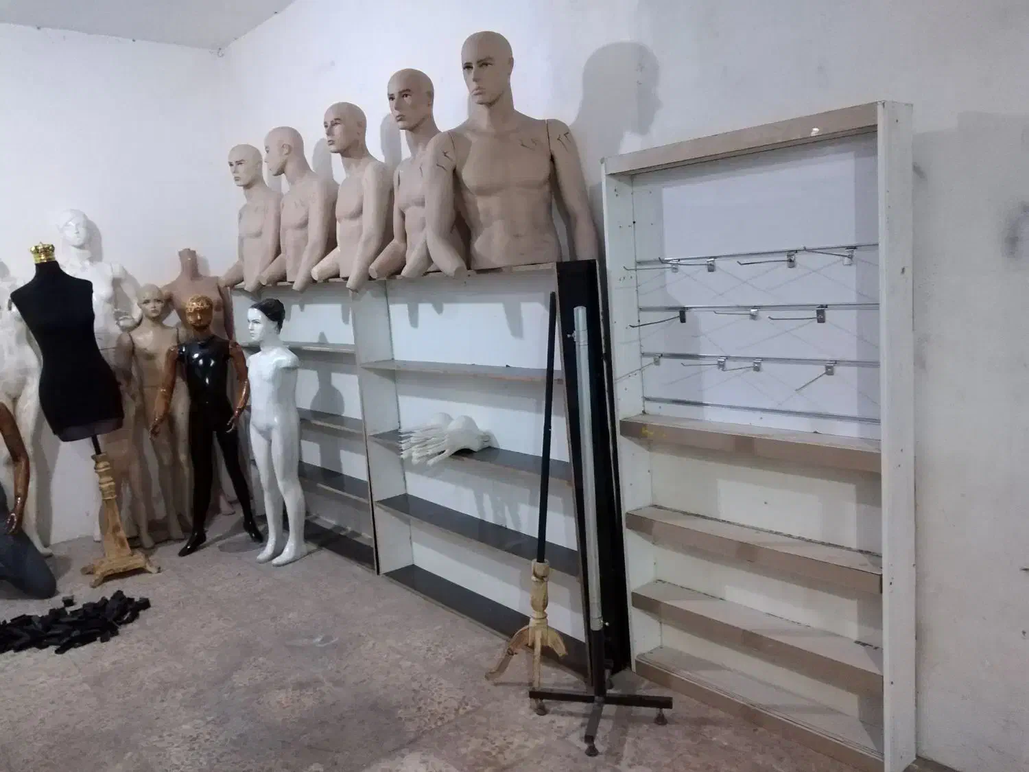 قفسه رگال مانکن چوبکار دوگیره سبد حراجی|فروشگاه و مغازه|مشهد, رده|دیوار