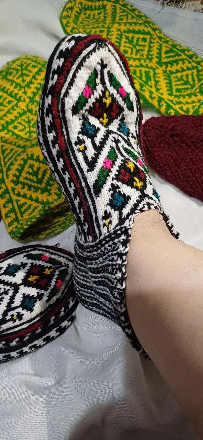 جوراب پشمی مخصوص سرما طرح سنتی|لباس|صومعهسرا, |دیوار