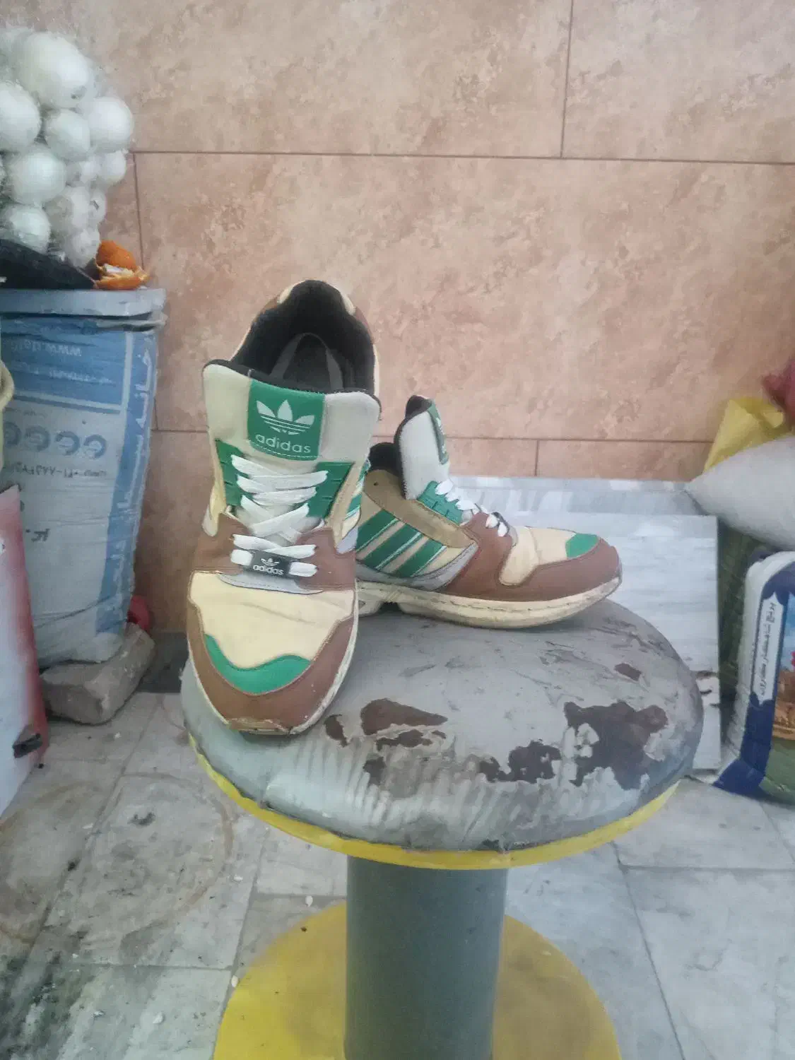 Zx8000|کیف، کفش، کمربند|قم, وادی السلام|دیوار