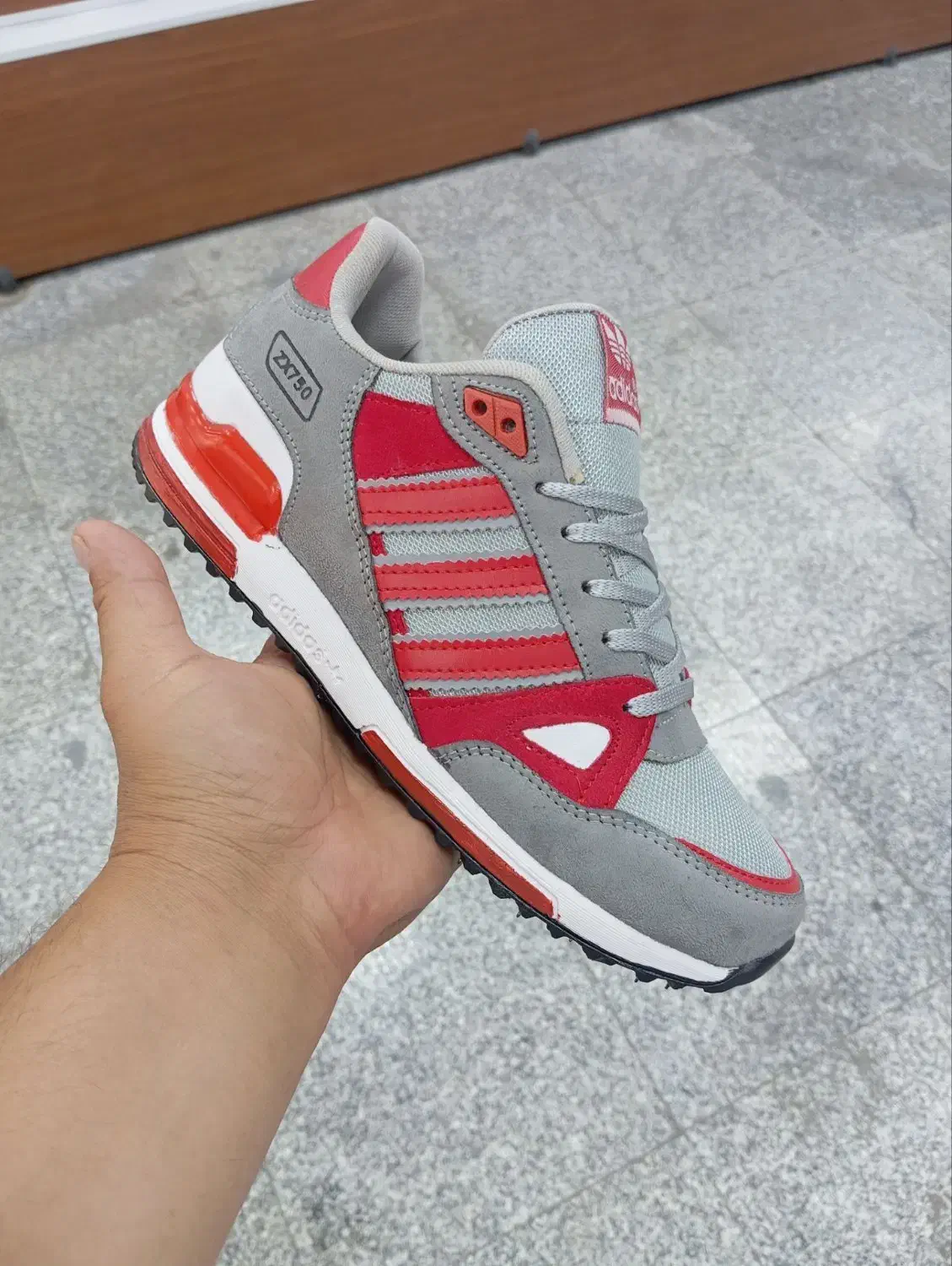 کفشzx750آدیداس سایز41،42،43موجوده|کیف، کفش، کمربند|فسا, |دیوار