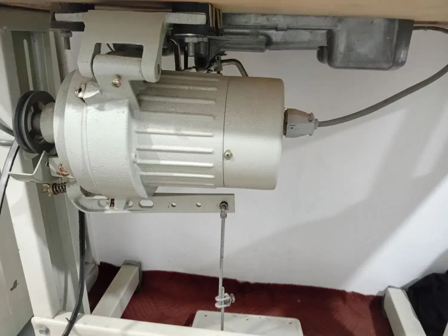 چرخ خیاطی|چرخ خیاطی و ریسندگی|قم, شهر قائم|دیوار