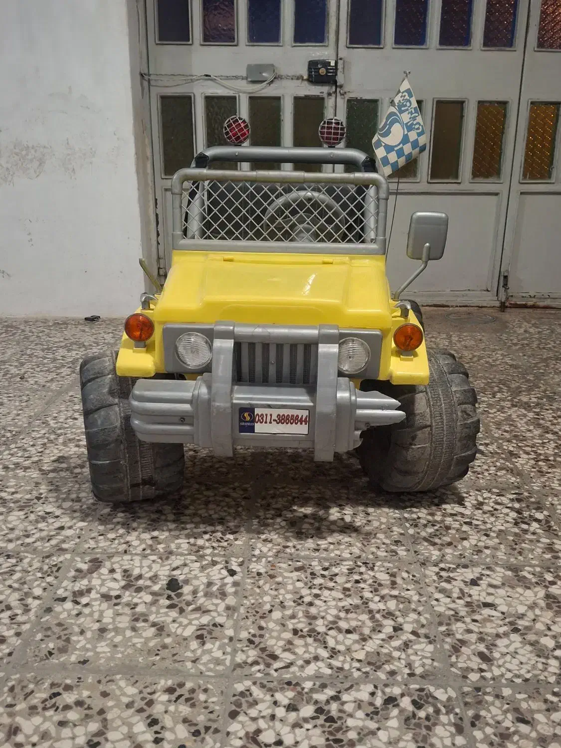 یک عدد ماشین برقی|اسباب‌بازی بچه|شاهرود, |دیوار