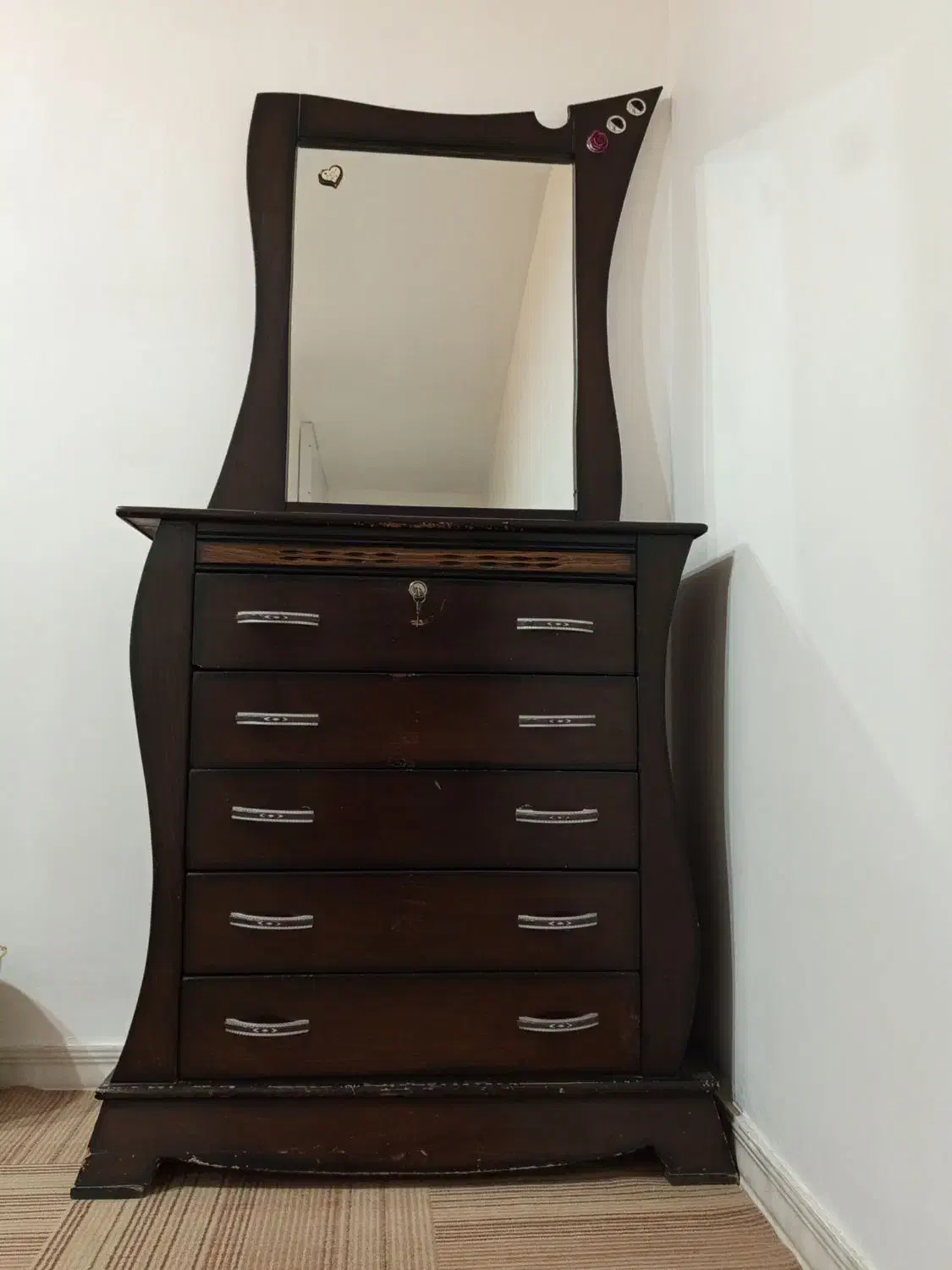 دراور و آیینه سالم|جاکفشی، کمد، دراور|سبزوار, ابارش|دیوار