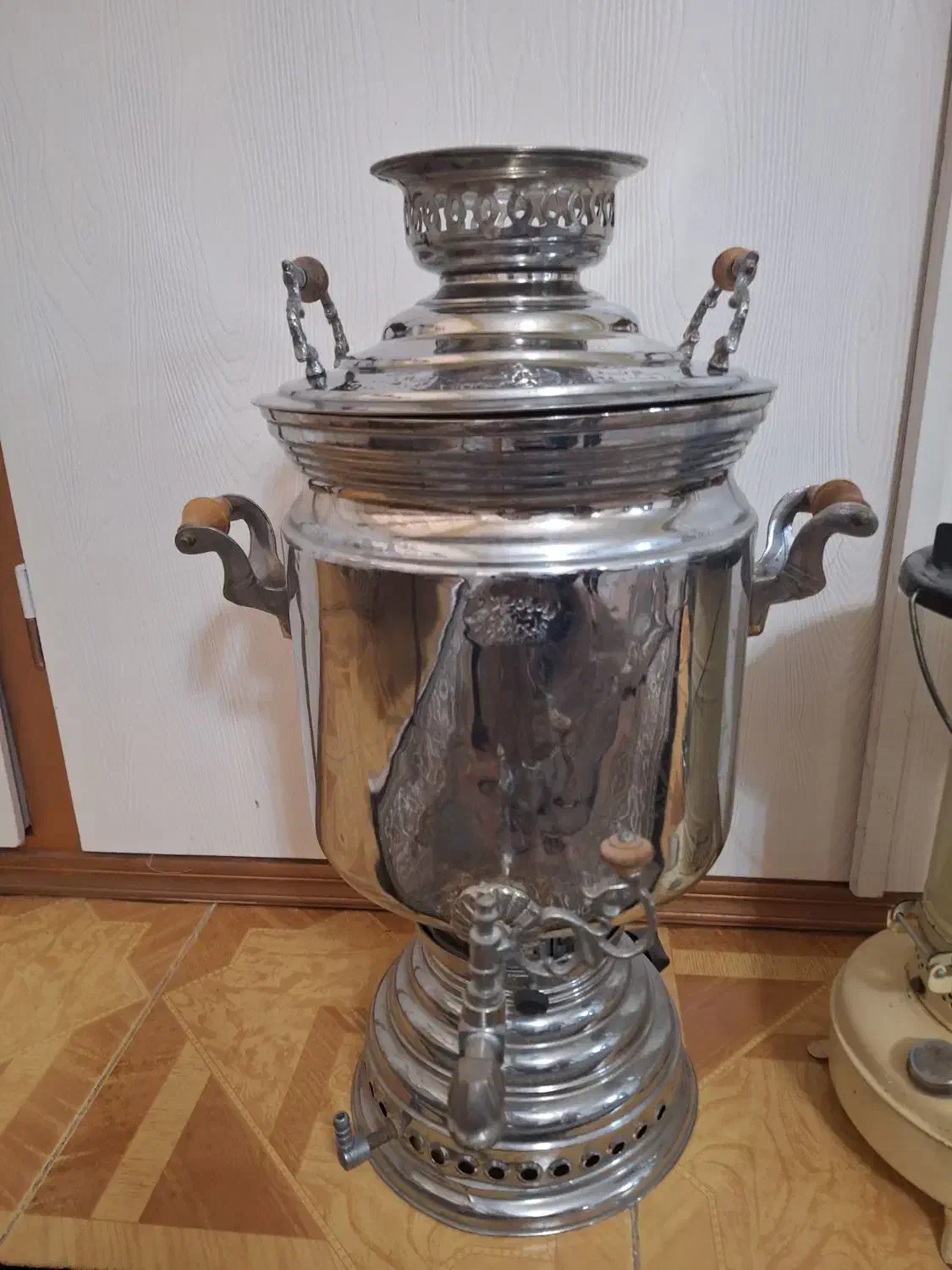 سماور،والور|سماور، چای‌ساز، قهوه‌ساز|خوی, |دیوار