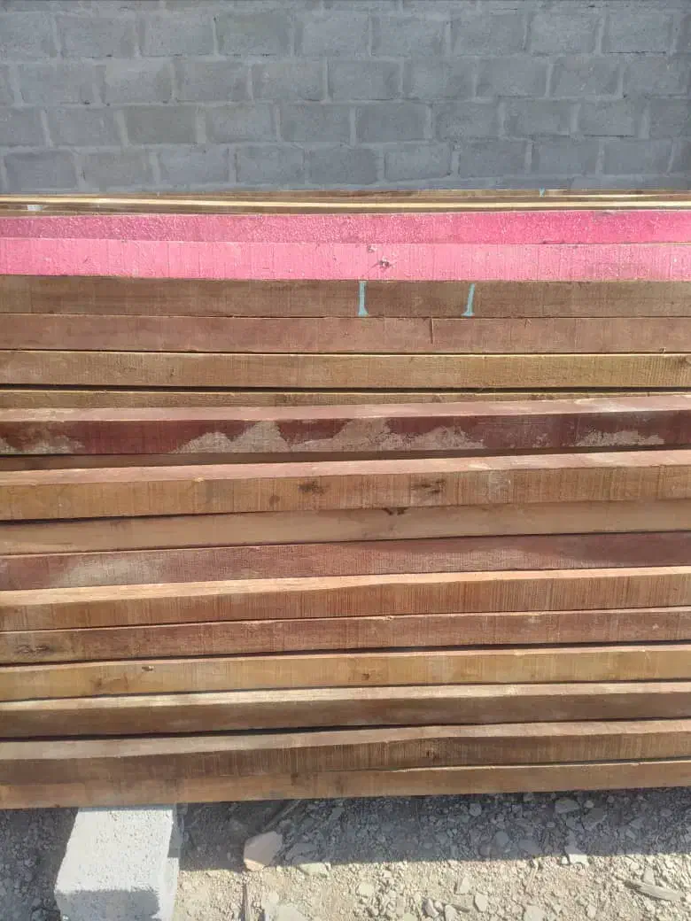 چوب سقف مربا روس وچندل مربع|فعالیت داوطلبانه|قشم, |دیوار