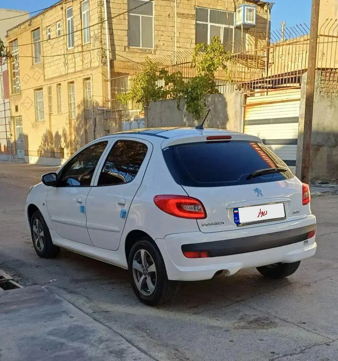 ۲۰۷ پانوراما مدل ۴۰۲ درحد خشک|خودرو سواری و وانت|اراک, |دیوار