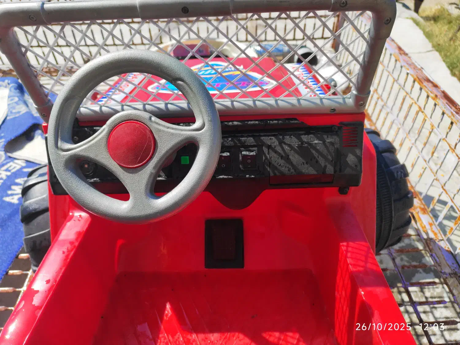 ماشین شارژی در حد تمیز|اسباب‌بازی بچه|دهدشت, |دیوار