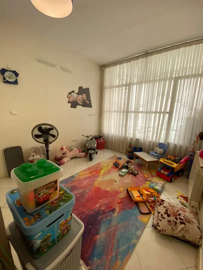 ۱۲۰ متر. مرزداران. بالای همکف. ویلایی