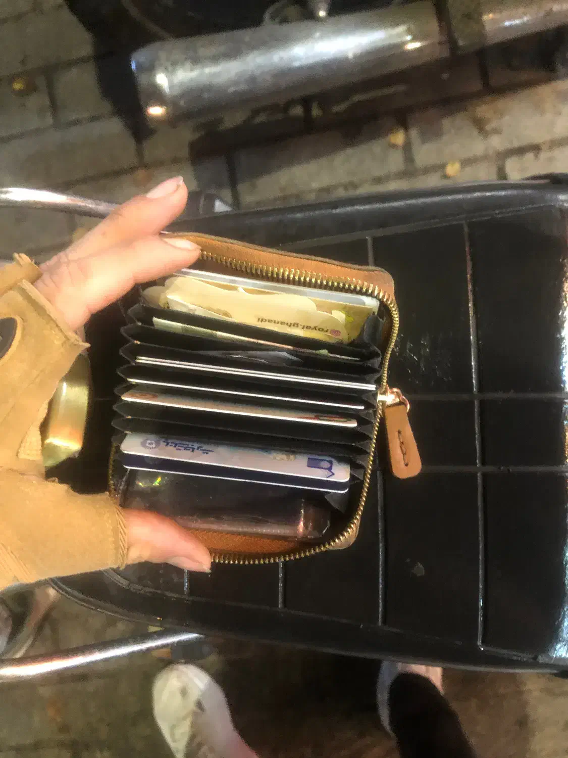 کیف پیدا شده|اشیا|قم, ارم|دیوار