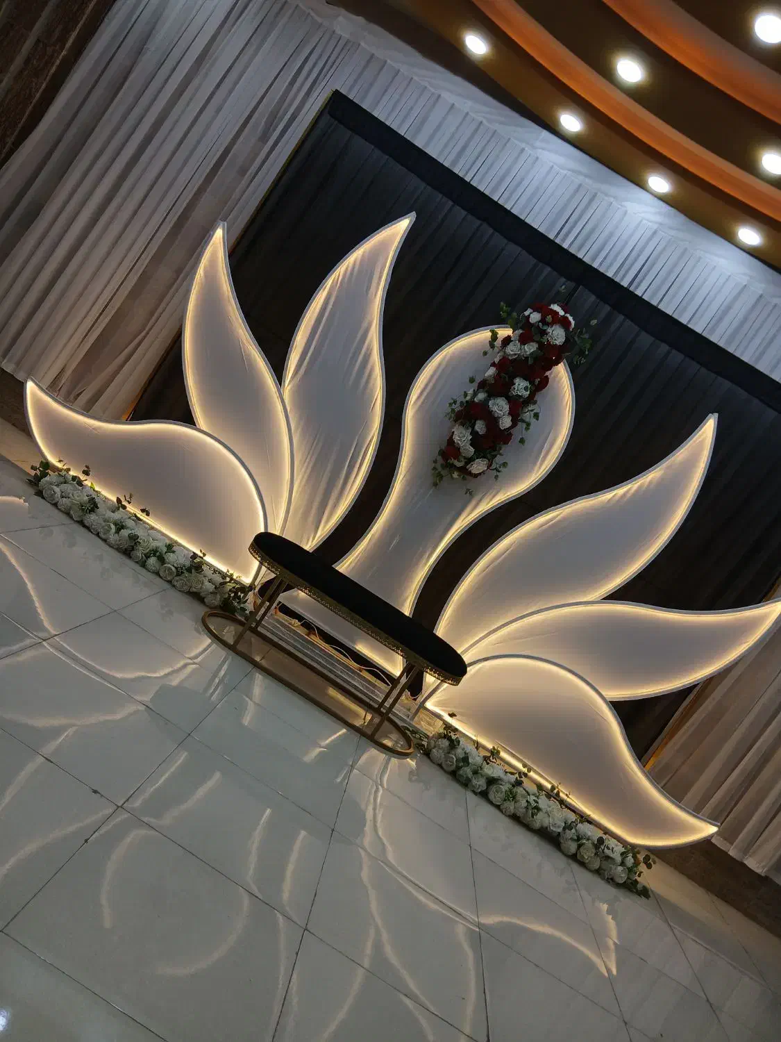 جایگاه و ورودی عروس داماد|خدمات پذیرایی، مراسم|بروجرد, |دیوار