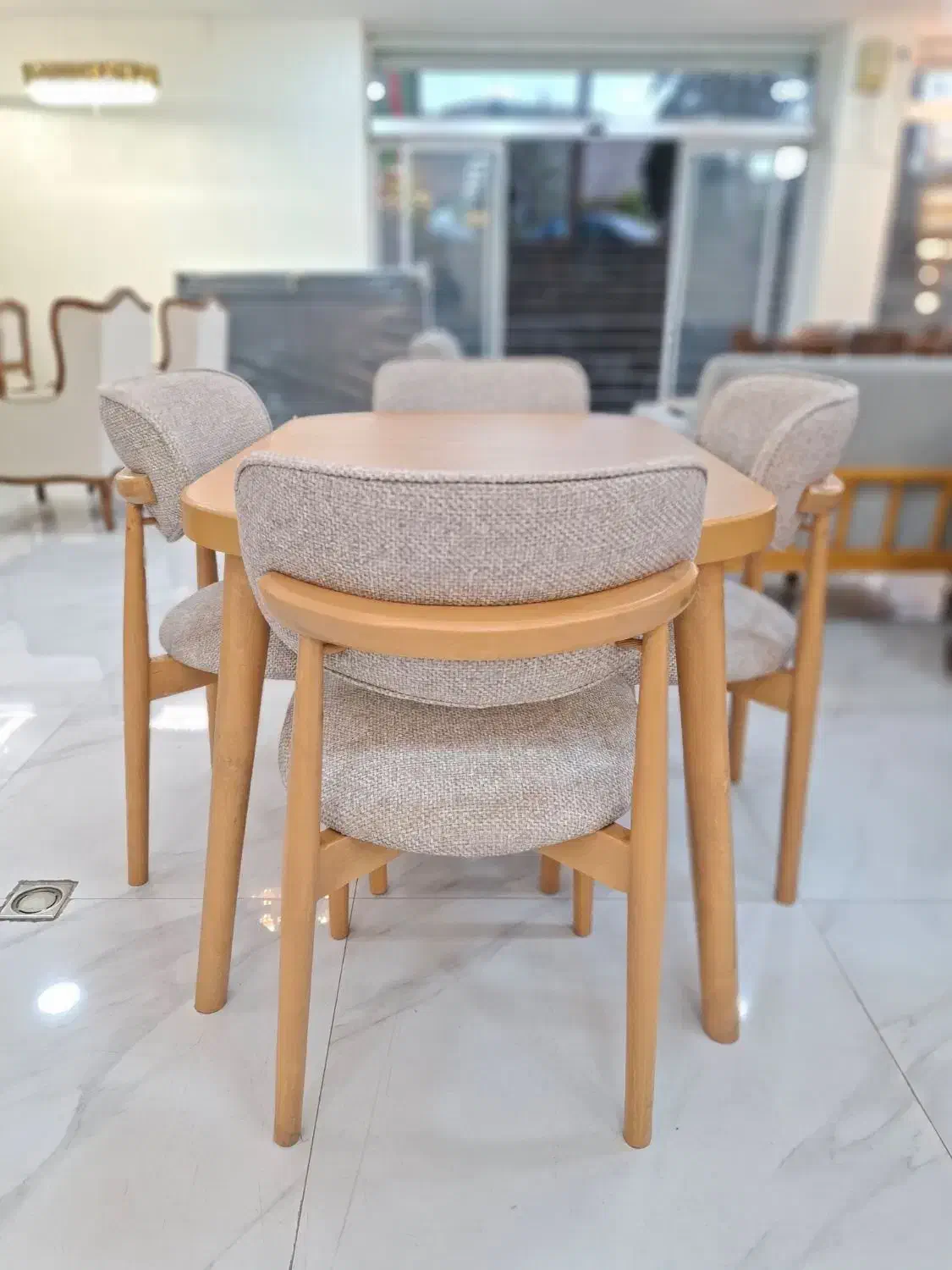 غذاخوری فوق العاده راحت/کلاف اصلی/اقساط ۳ ماهه|میز و صندلی غذاخوری|صدرا-فارس, فاز ۱|دیوار