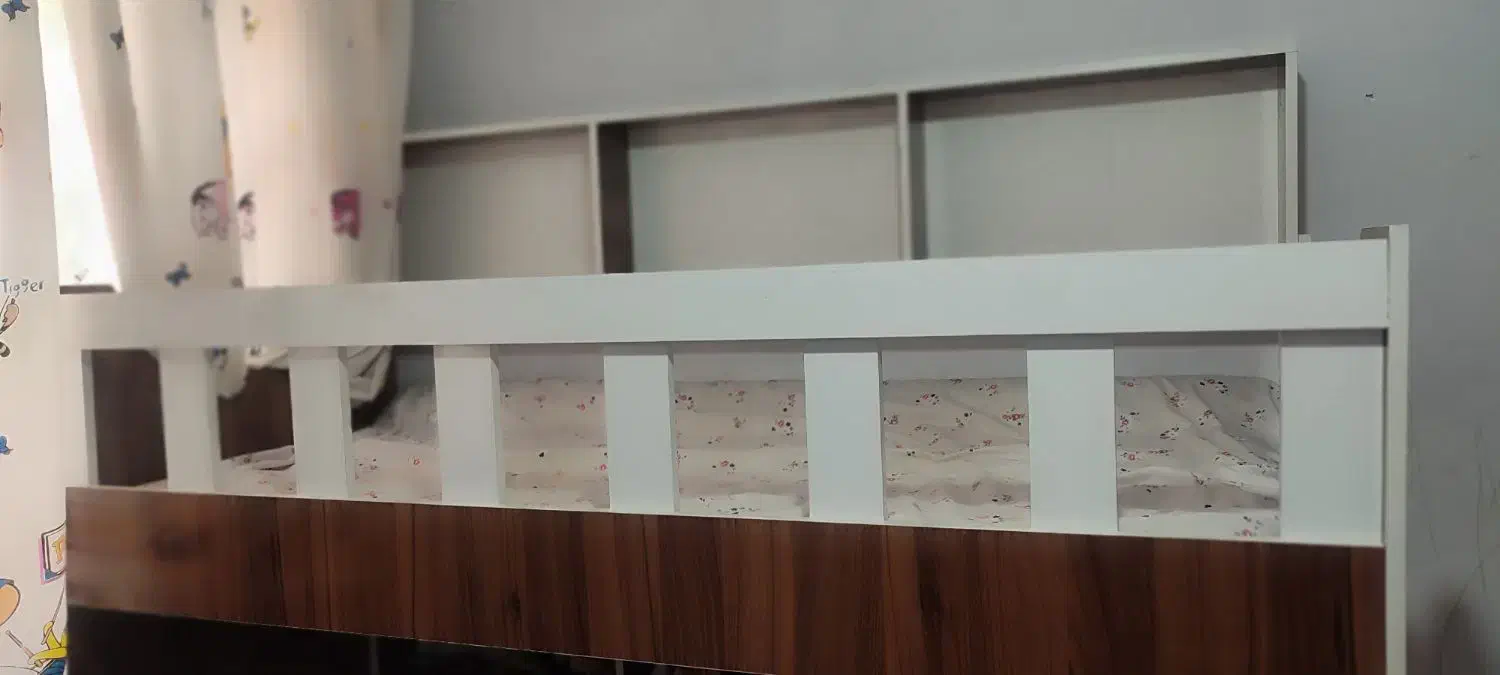 تخت دوطبقه نوجوان|تخت و سرویس خواب|شاهین‌شهر, مسکن مهر|دیوار