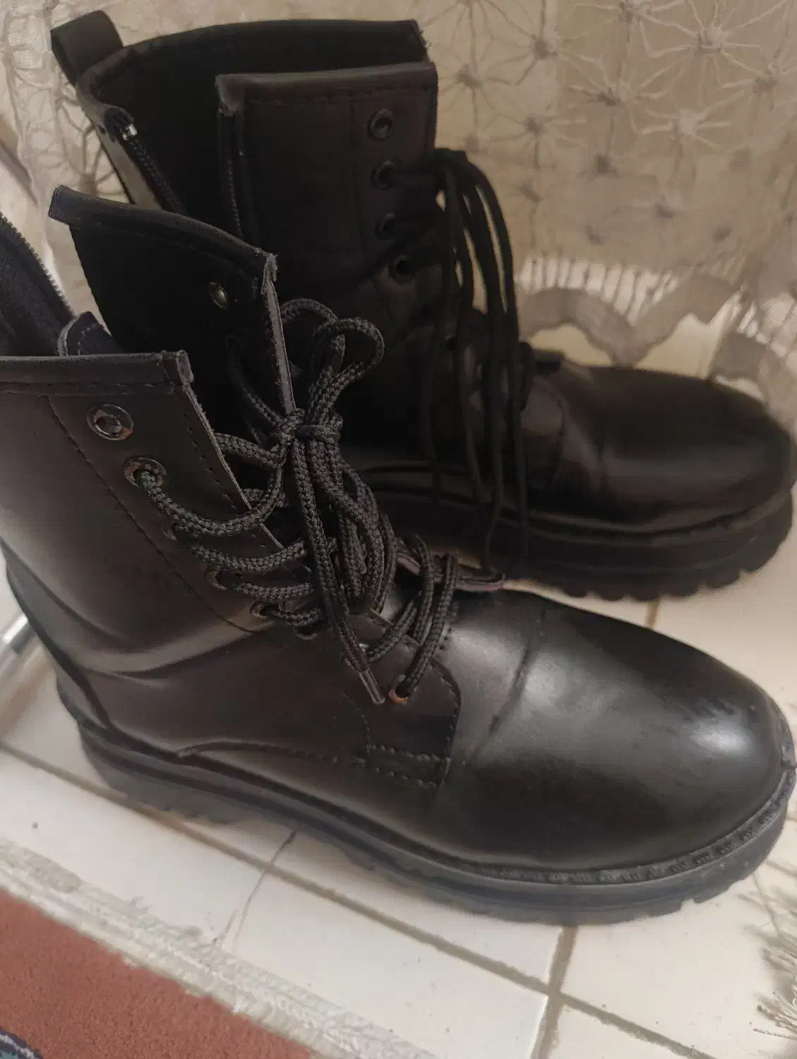 پوتین|کیف، کفش، کمربند|اردبیل, |دیوار