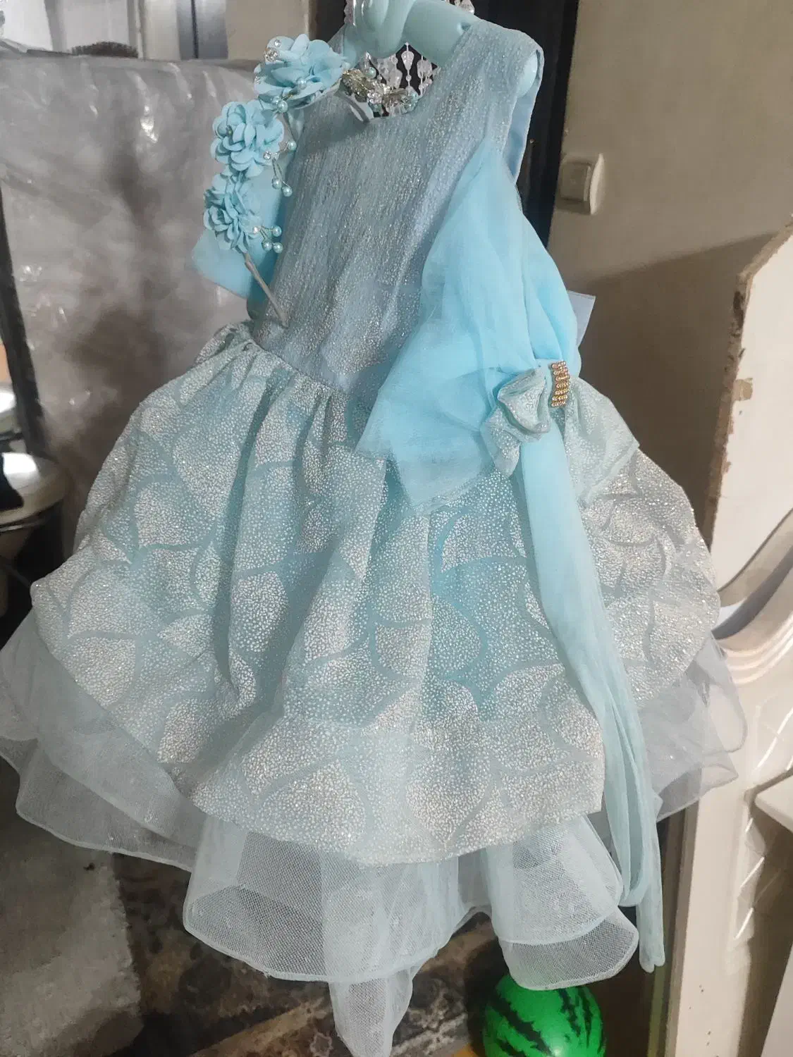 لباس مجلسی دخترانه|لباس|رباطکریم, رباطکریم|دیوار