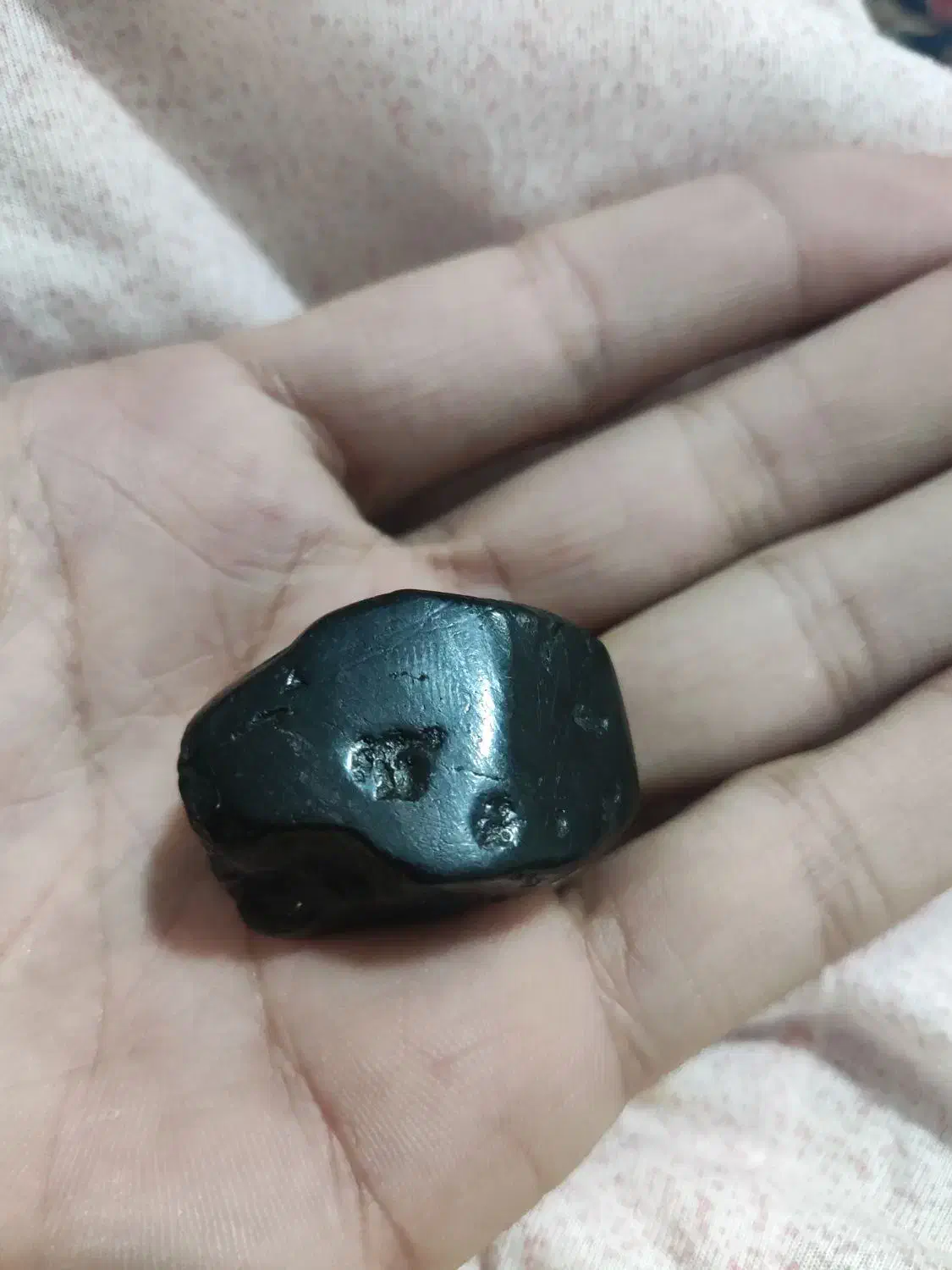 سنگ گوهر شبق|جواهرات|مشهد, ثامن|دیوار