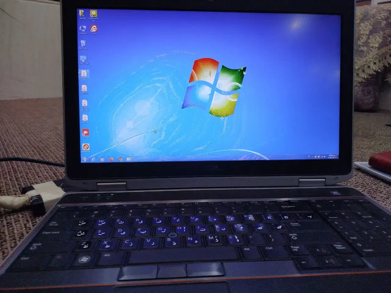 لپ تاب|رایانه همراه|میبد, |دیوار