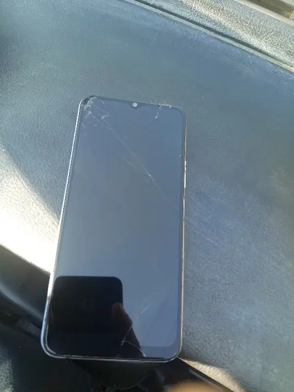 ویو|موبایل|شیراز, قدوسی غربی|دیوار