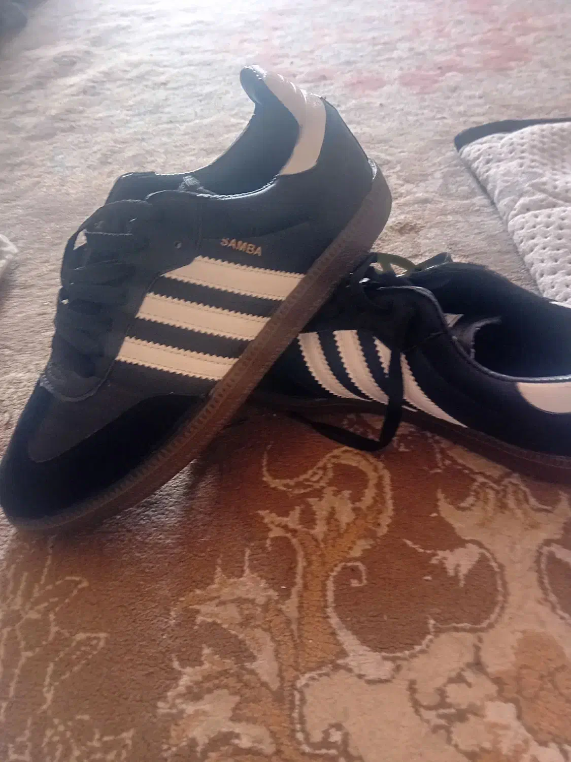 کفش سامبا|کیف، کفش، کمربند|شیراز, کوزه گری|دیوار