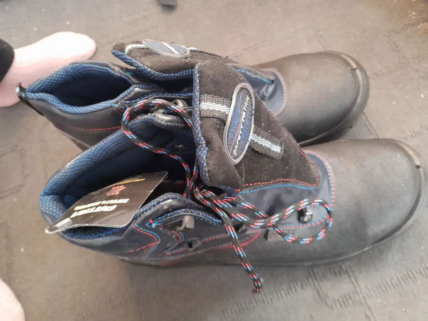 کفش کار ایمنی|کیف، کفش، کمربند|میبد, |دیوار