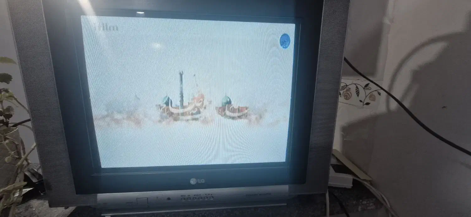 تلوزیون|تلویزیون و پروژکتور|مرودشت, فاز دوم شهرک فرهنگیان|دیوار