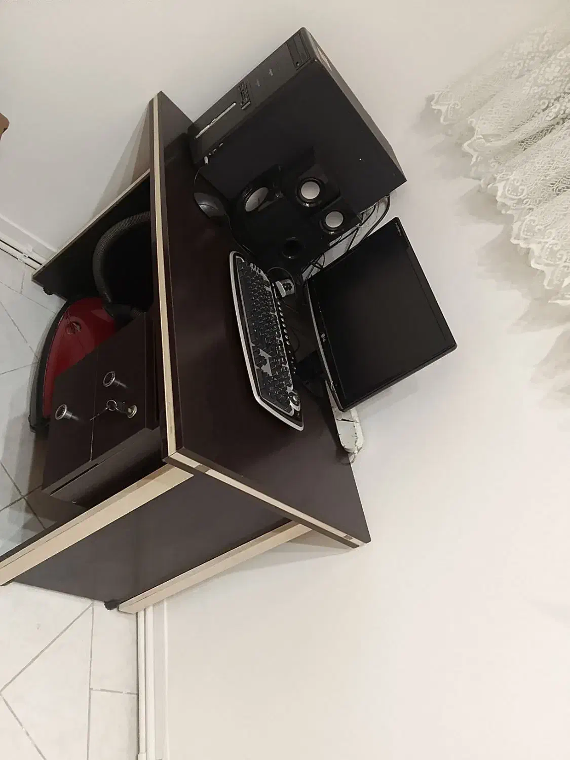 مانیتور و کیس و کیبورد و میز کامپیوتر|رایانه رومیزی|ملارد, |دیوار