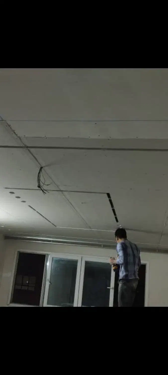 برق کار.رقکاری صدرا لاین.رفع اتصالی و کلیه نصبیات|خدمات پیشه و مهارت|صدرا-فارس, فاز ۱|دیوار