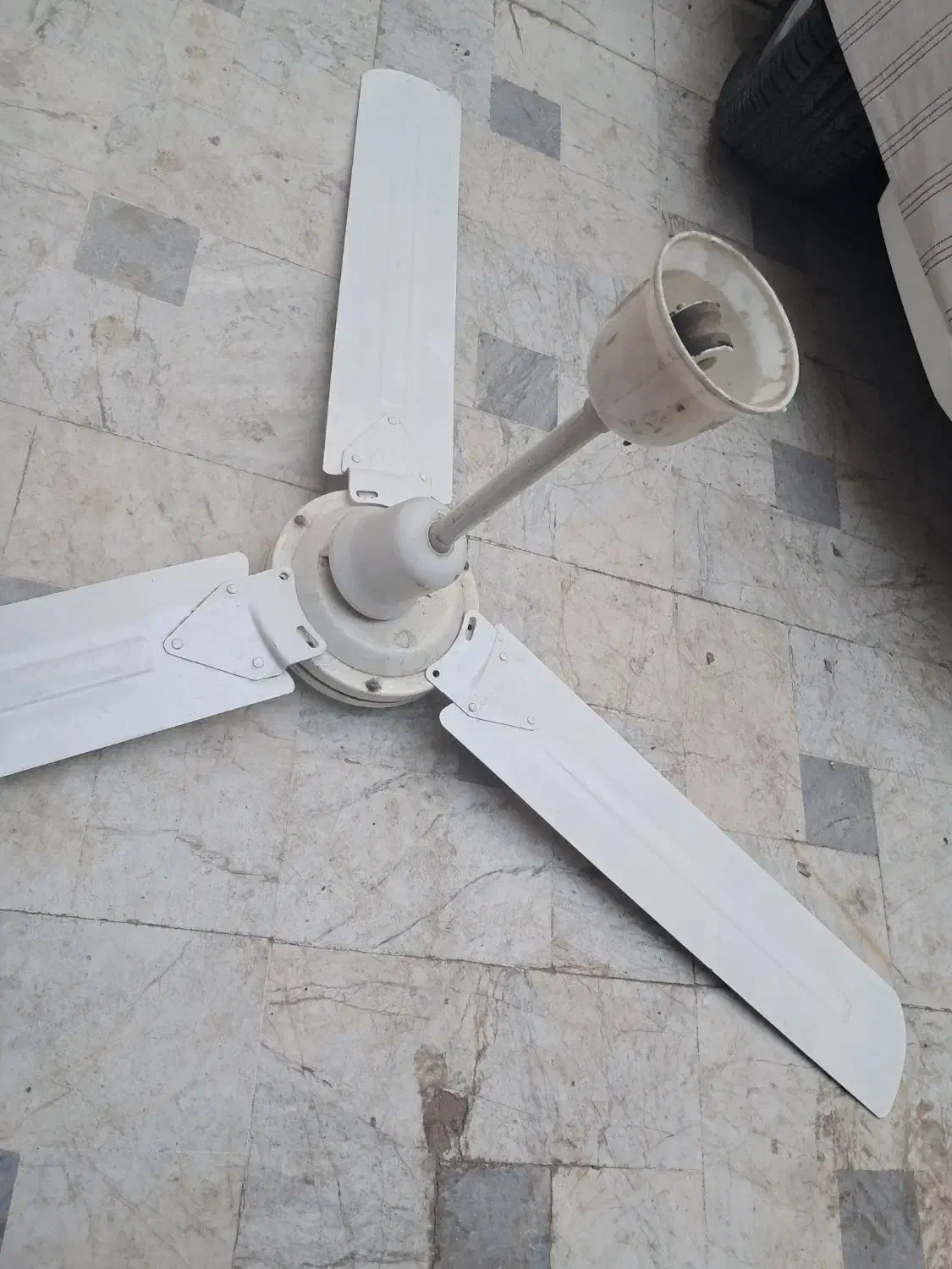 پنگه سقفی|پنکه و تصفیه‌کنندهٔ هوا|قم, شهرک سازمان آب|دیوار