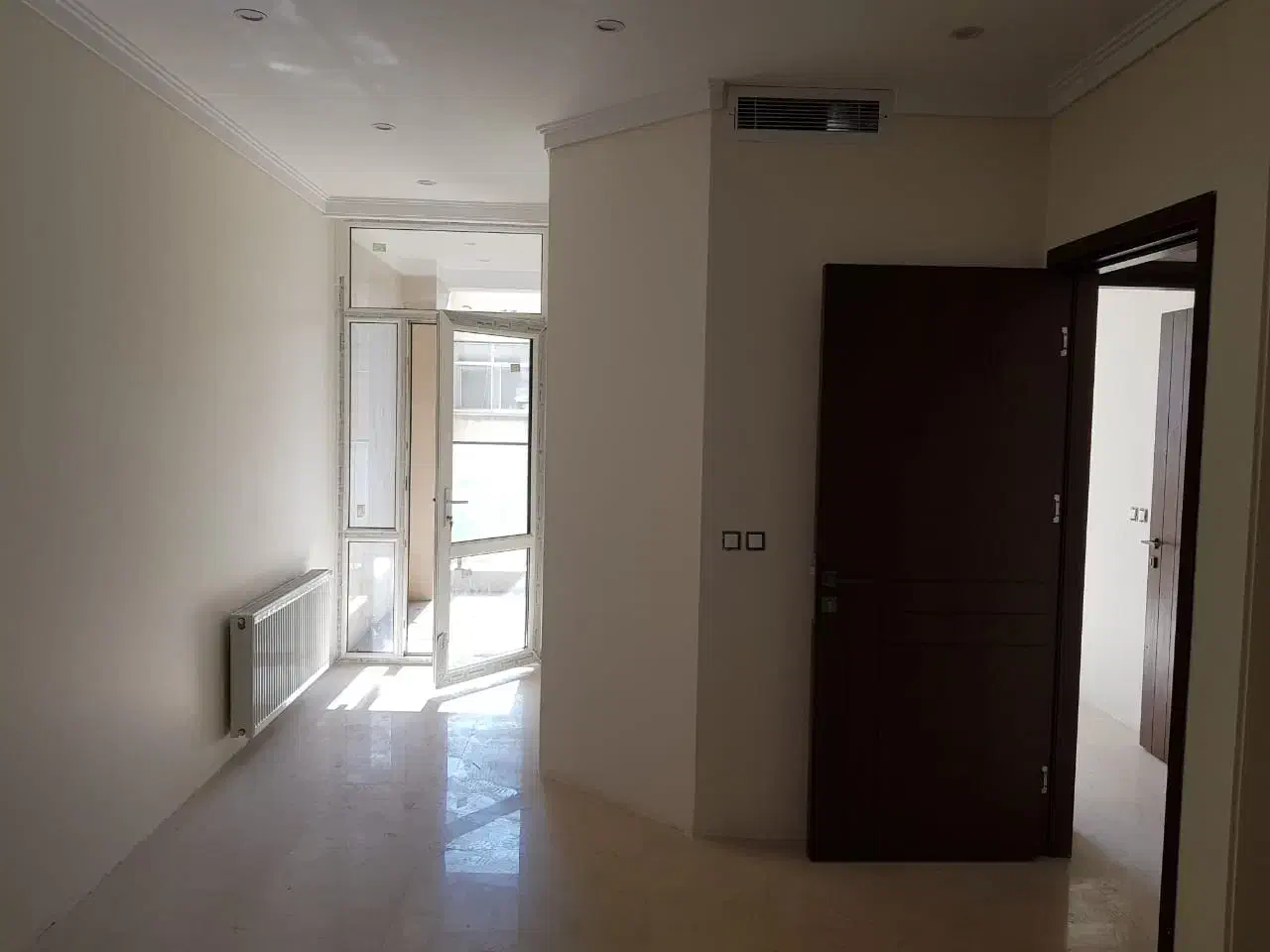 ۱۷۵ متر نوساز ۲ پارکینگه روبروی پارک شفق