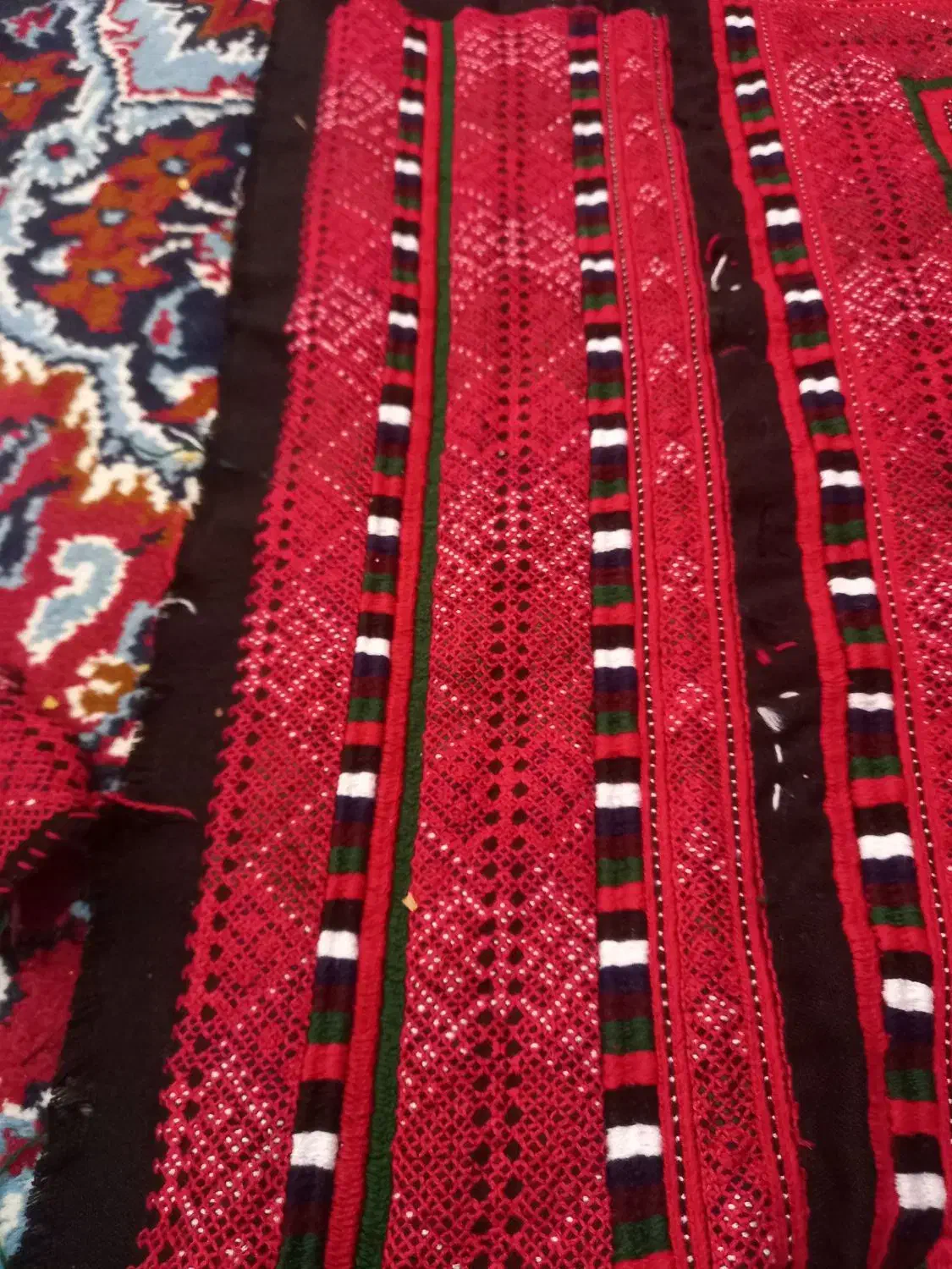 زی آستین|لباس|جلین, |دیوار