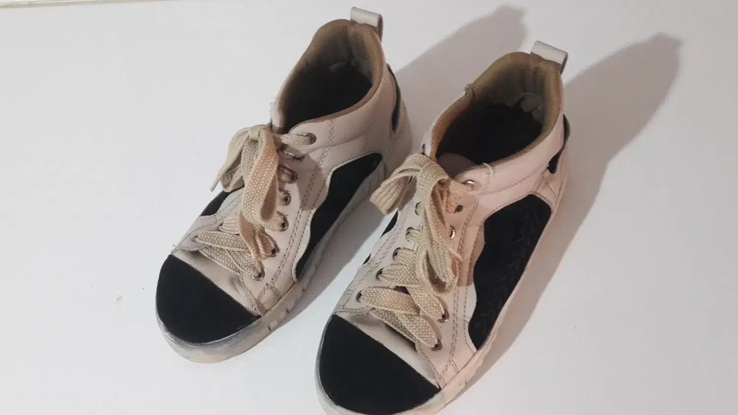 کتونی ۴۰۰|کیف، کفش، کمربند|گرمدره, |دیوار