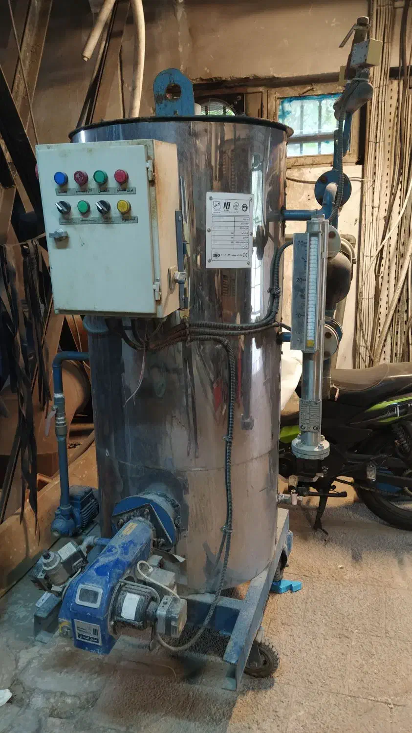 نیروی فنی بصورت مقیم اتباع برای استخر و موتورخانه|استخدام صنعتی، فنی، مهندسی|تهران, مشیریه|دیوار