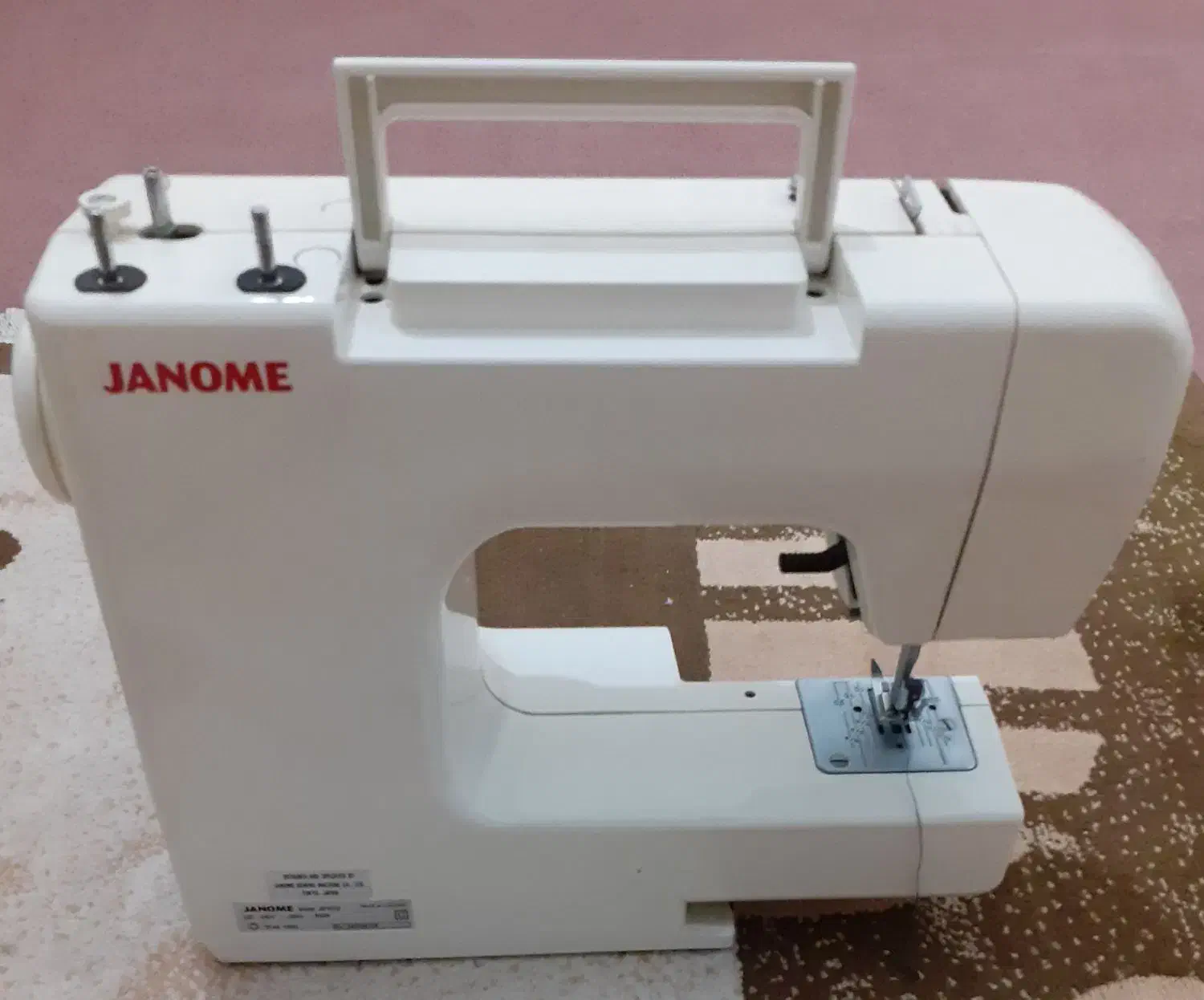 چرخ خیاطی سالم و تمیز ژانومه|چرخ خیاطی و ریسندگی|قم, نخودی|دیوار