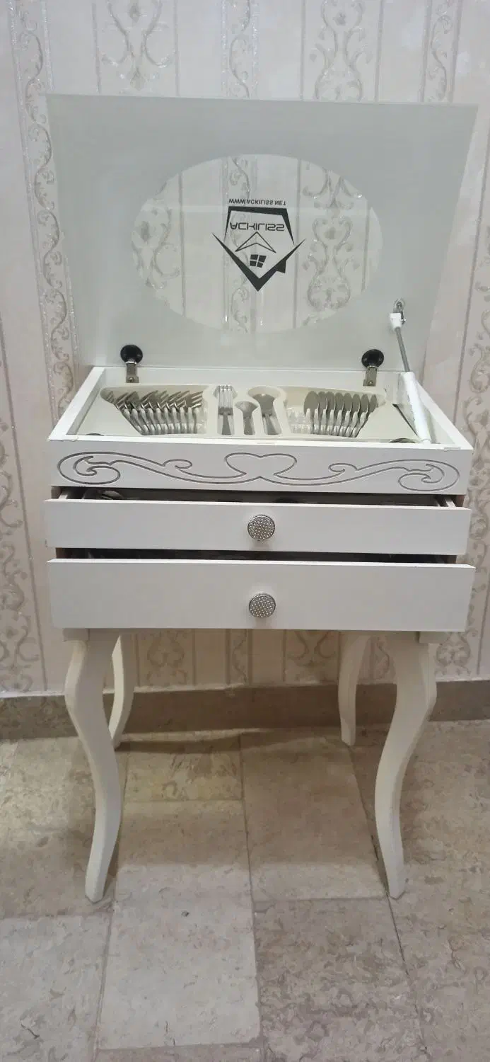 کنسول قاشق و چنگال|بوفه، ویترین، کنسول|تبریز, |دیوار