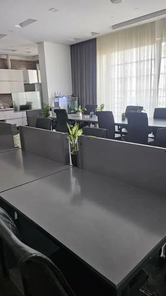 اجاره سالن ورکشاپ و جلسات یا کارگاه آموزشی|اجارهٔ کوتاه‌مدت دفتر کار و فضای آموزشی|تهران,  امام زاده قاسم (نیاوران)|دیوار