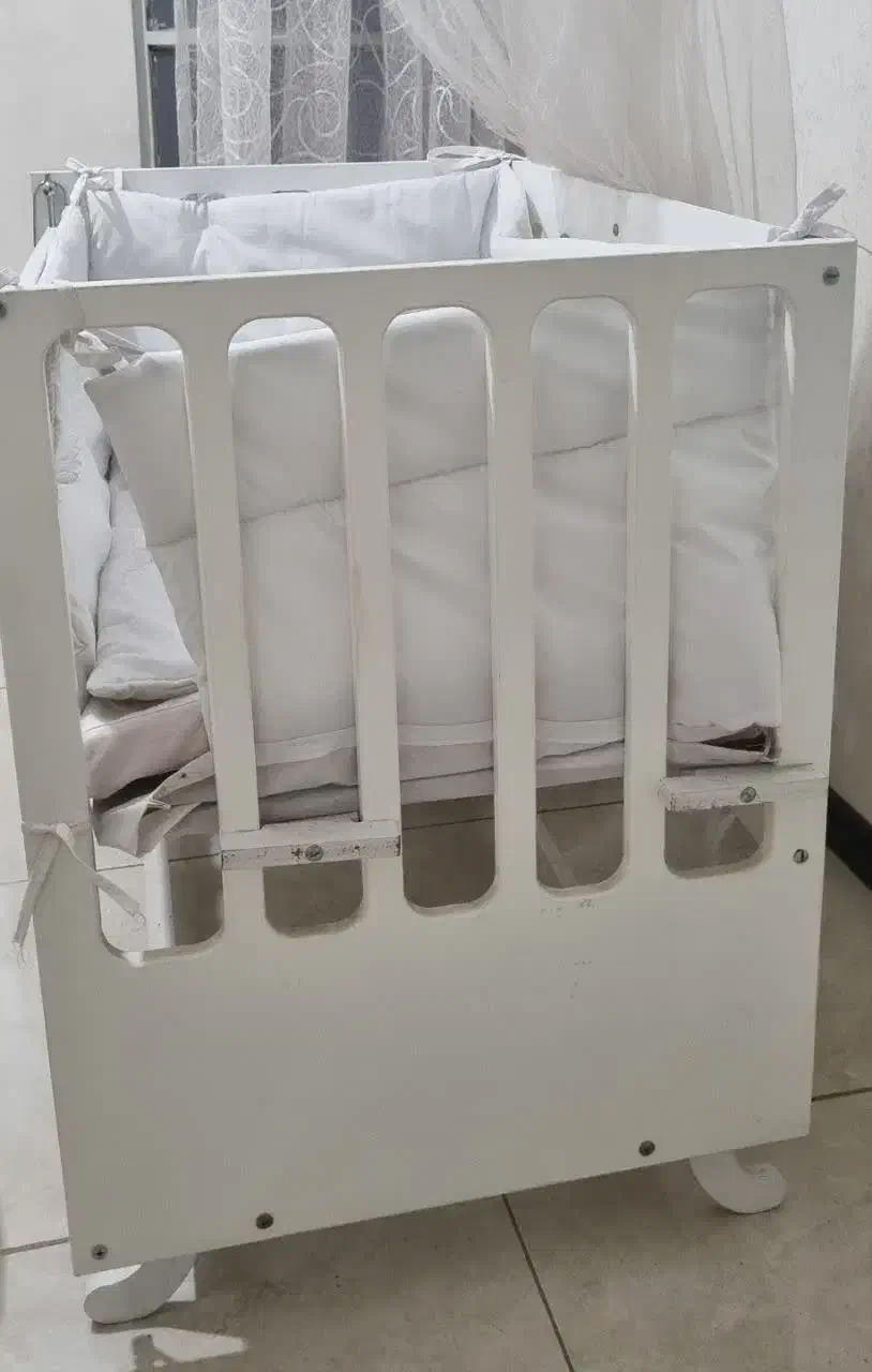 تخت گهواره/تخت گهواره کنار مادر|تخت و صندلی بچه|فردیس, خیام شرقی|دیوار