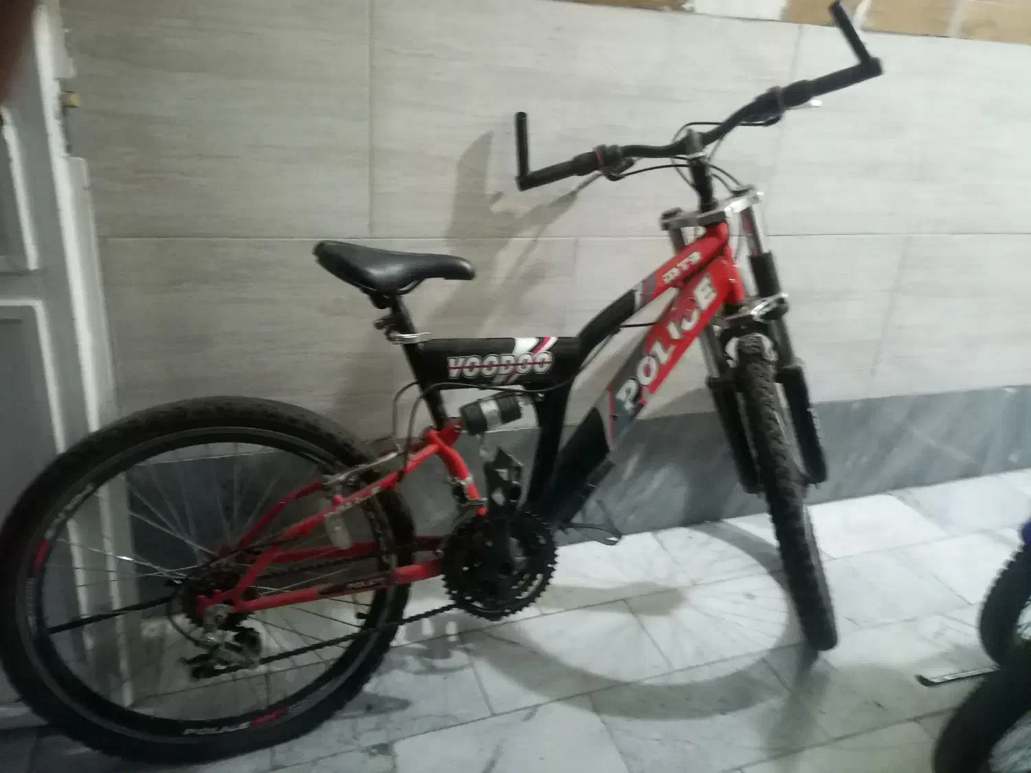 دوچرخه|دوچرخه، اسکیت، اسکوتر|قدس, شهرقدس|دیوار