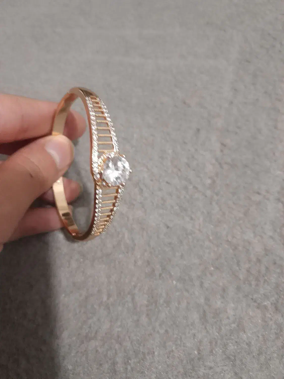 دستبند|بدلیجات|قرچک, قشلاق جیتو|دیوار