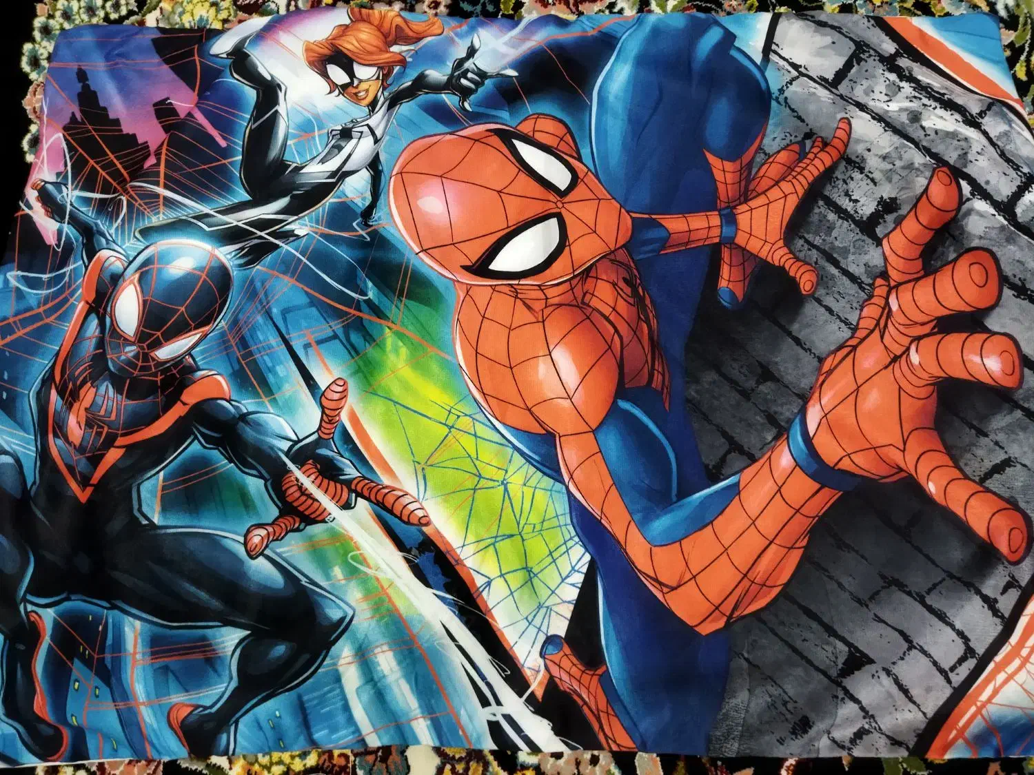 برگ سرینا|رختخواب، بالش، پتو|مریوان, |دیوار