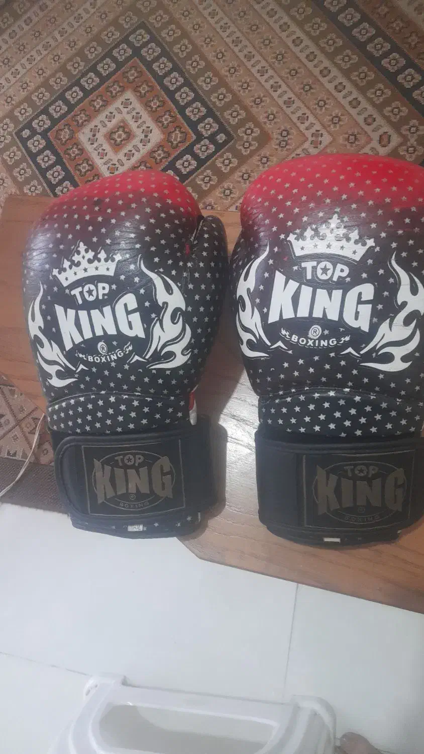 دستکش بوکس حرفه ای|تجهیزات ورزشی|رشت, باهنر|دیوار