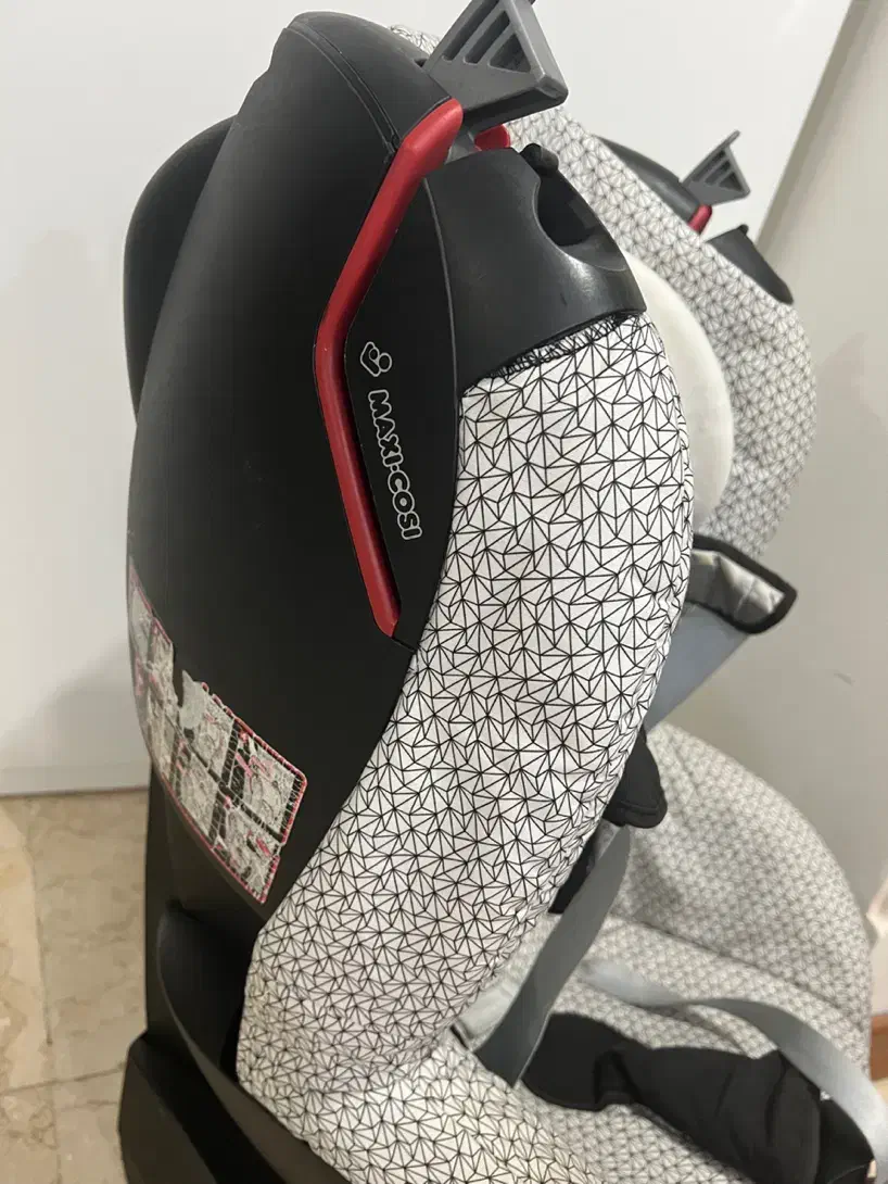 صندلی ماشین مکسی کوزی مدل توبی|تخت و صندلی بچه|تهران, پاسداران|دیوار