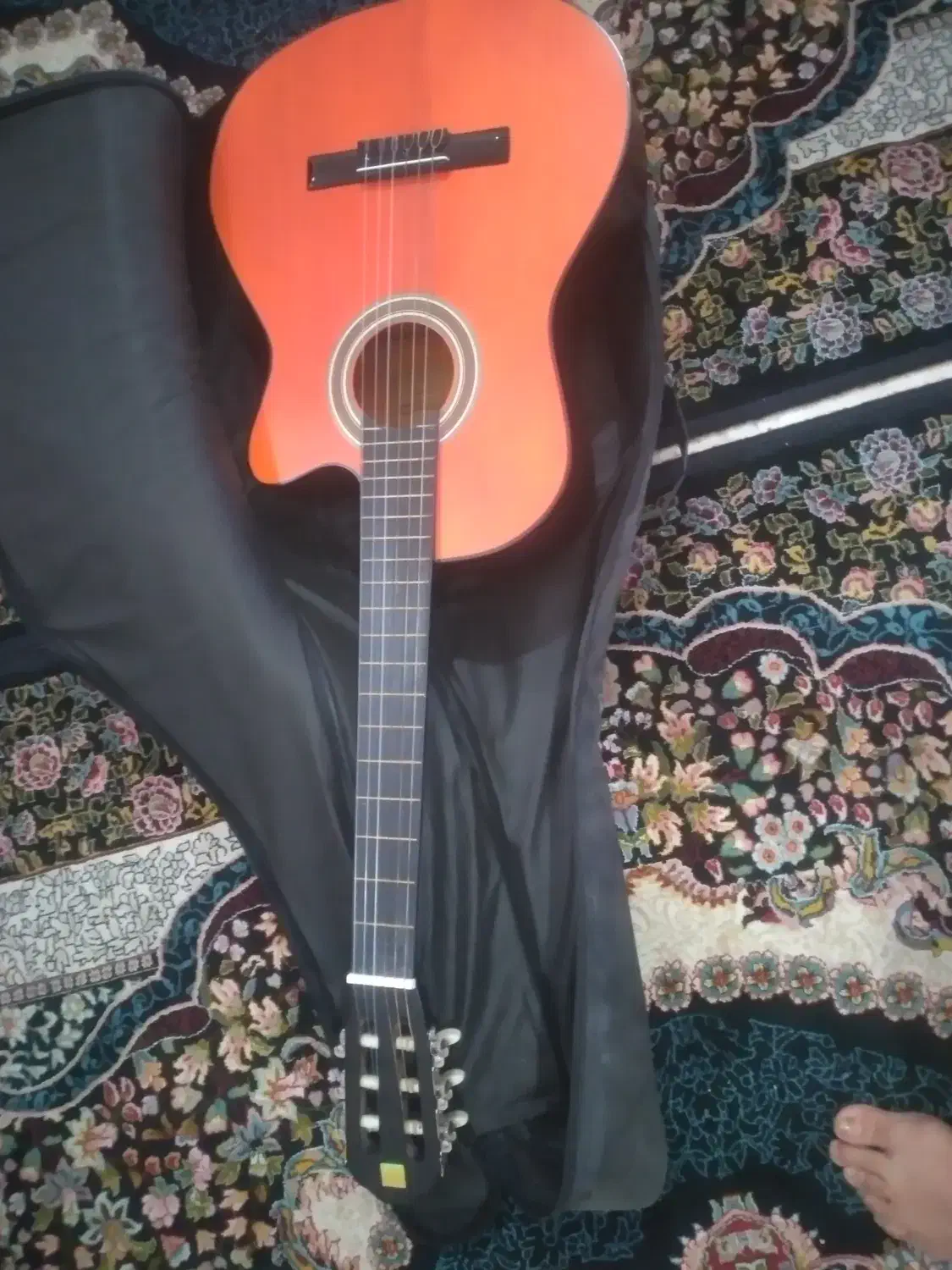 گیتار کلاسیک  نو برند دیاموند ۴/۴|گیتار، بیس، امپلیفایر|گرگان, |دیوار