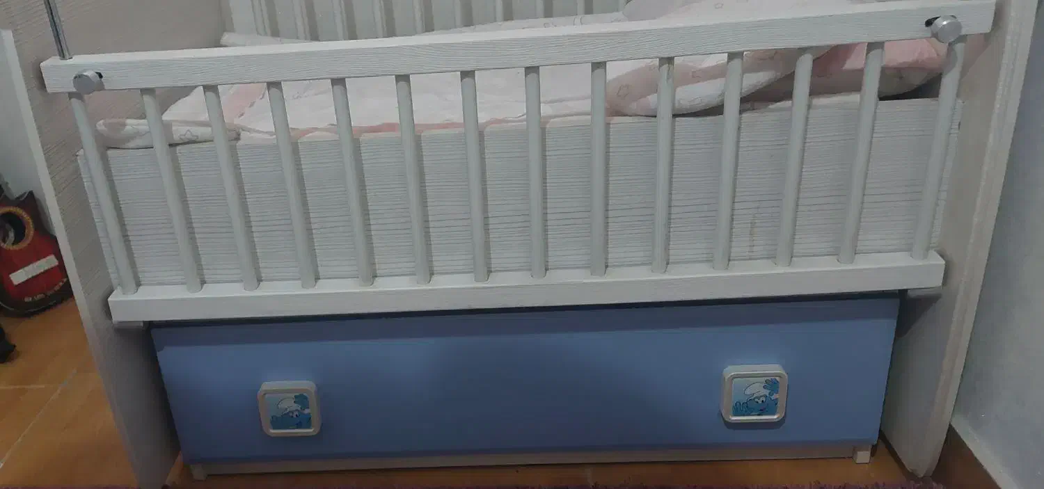 تخت گهواره کاملا سالم و نو|تخت و سرویس خواب|نظرآباد, نظرآباد|دیوار