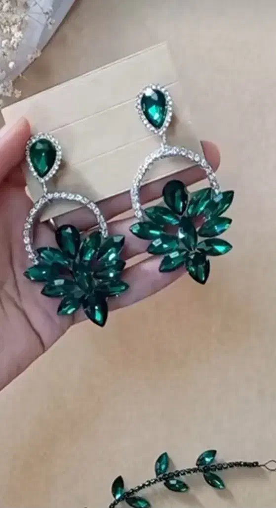 گوشواره درخشان|بدلیجات|کرج, آق تپه|دیوار