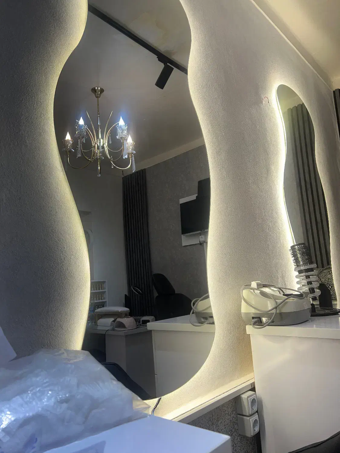 اجاره میز ناخن|آرایشگاه و سالنهای زیبایی|چالوس, |دیوار