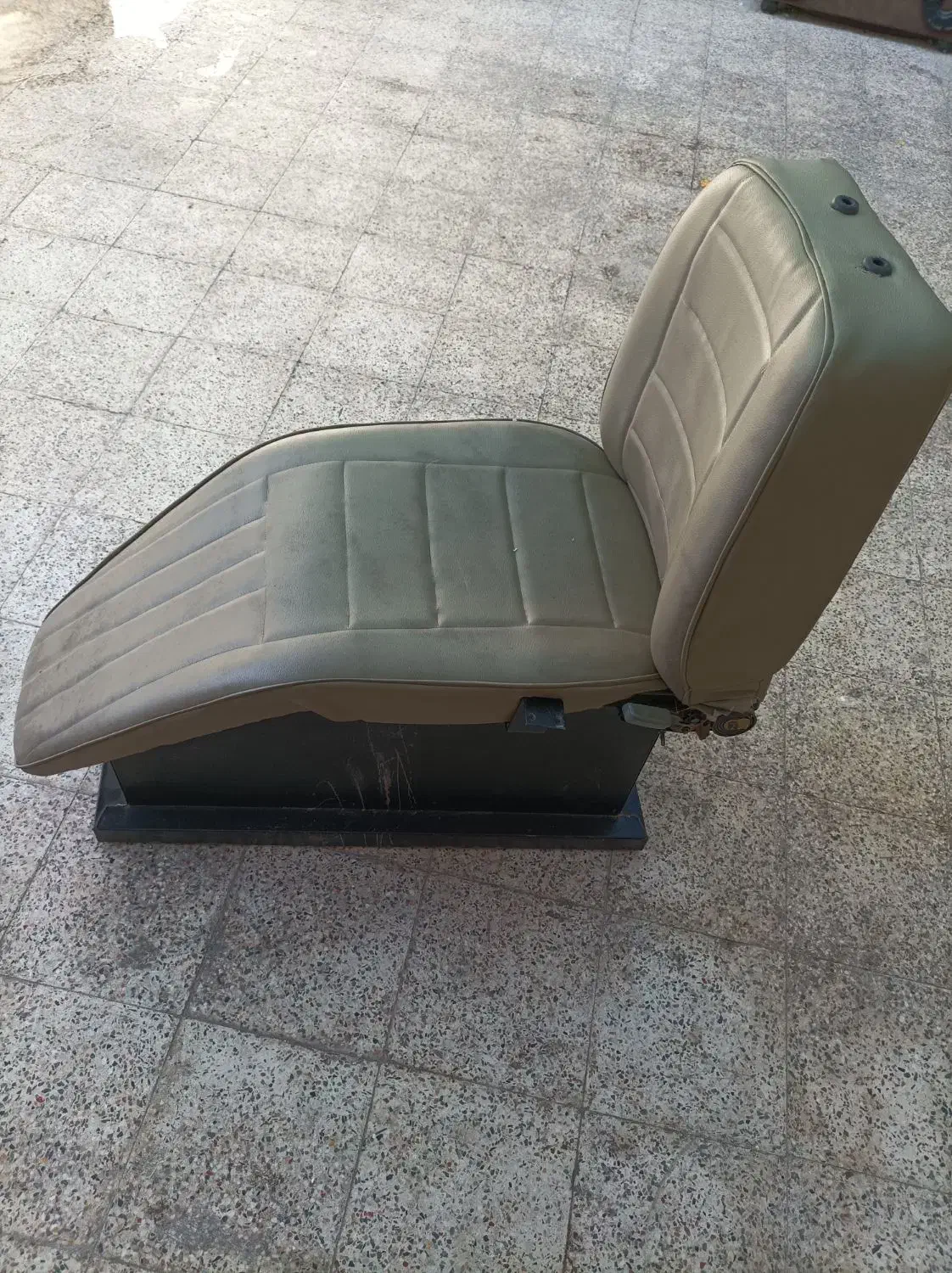 صندلی آرایشگاه|آرایشگاه و سالن‌های زیبایی|امیدیه, |دیوار