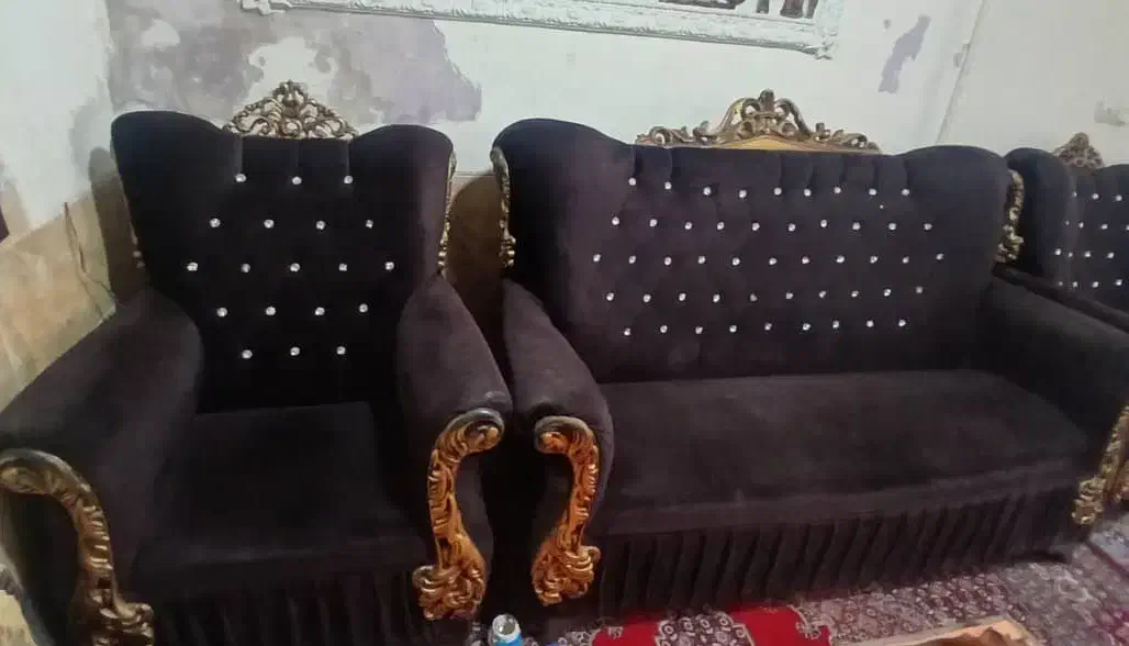 مبل|مبلمان خانگی و میز عسلی|شیراز, قلعه شاهزاده بیگم|دیوار